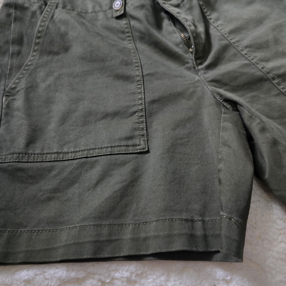 Tommy Hilfiger Dark Green Women's Cargo Shorts - Picture 8 of 10